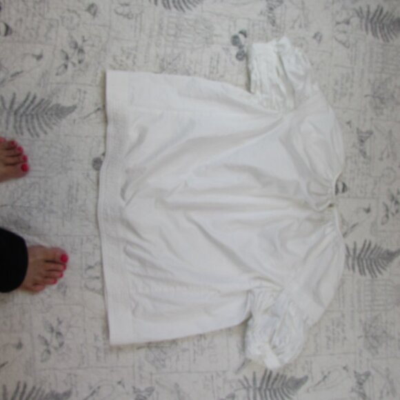 EUC $495 CO ESSENTIALS White Poplin short puff sleeve gather crew neck top M - Picture 10 of 11